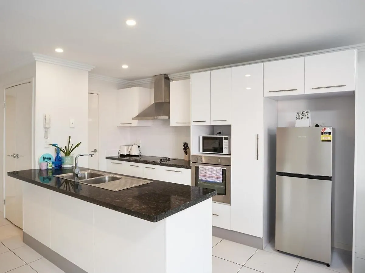 Comfort Two Bedroom Apartment In Heart Southport Gold Coast