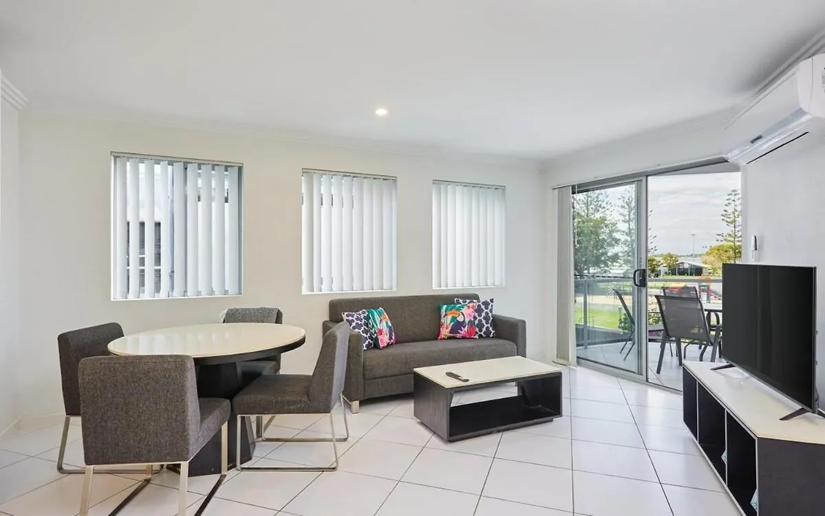 Comfort Two Bedroom Apartment In Heart Southport Gold Coast