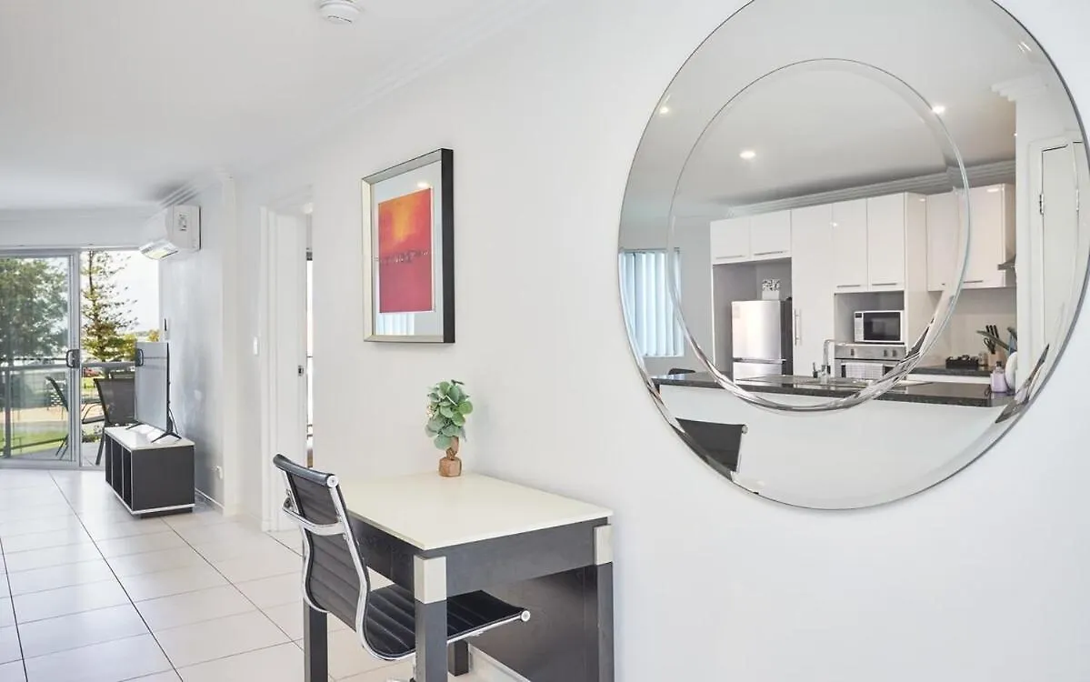 Comfort Two Bedroom Apartment In Heart Southport Gold Coast