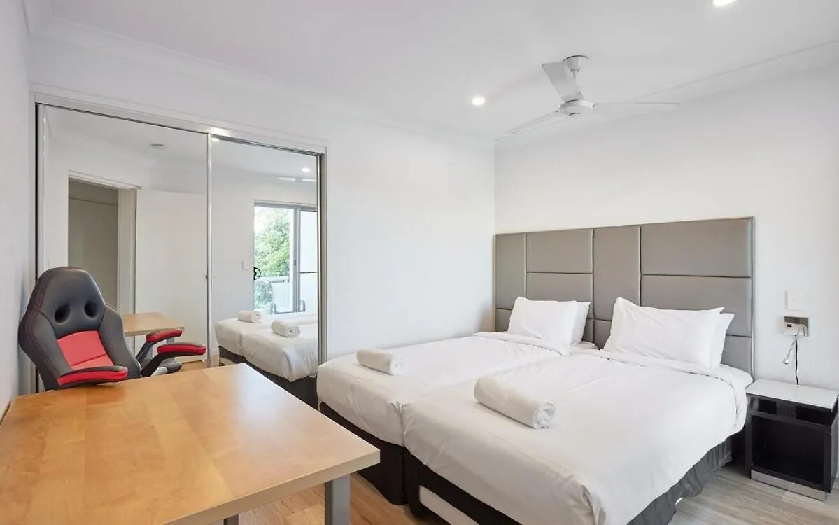 Comfort Two Bedroom Apartment In Heart Southport Gold Coast