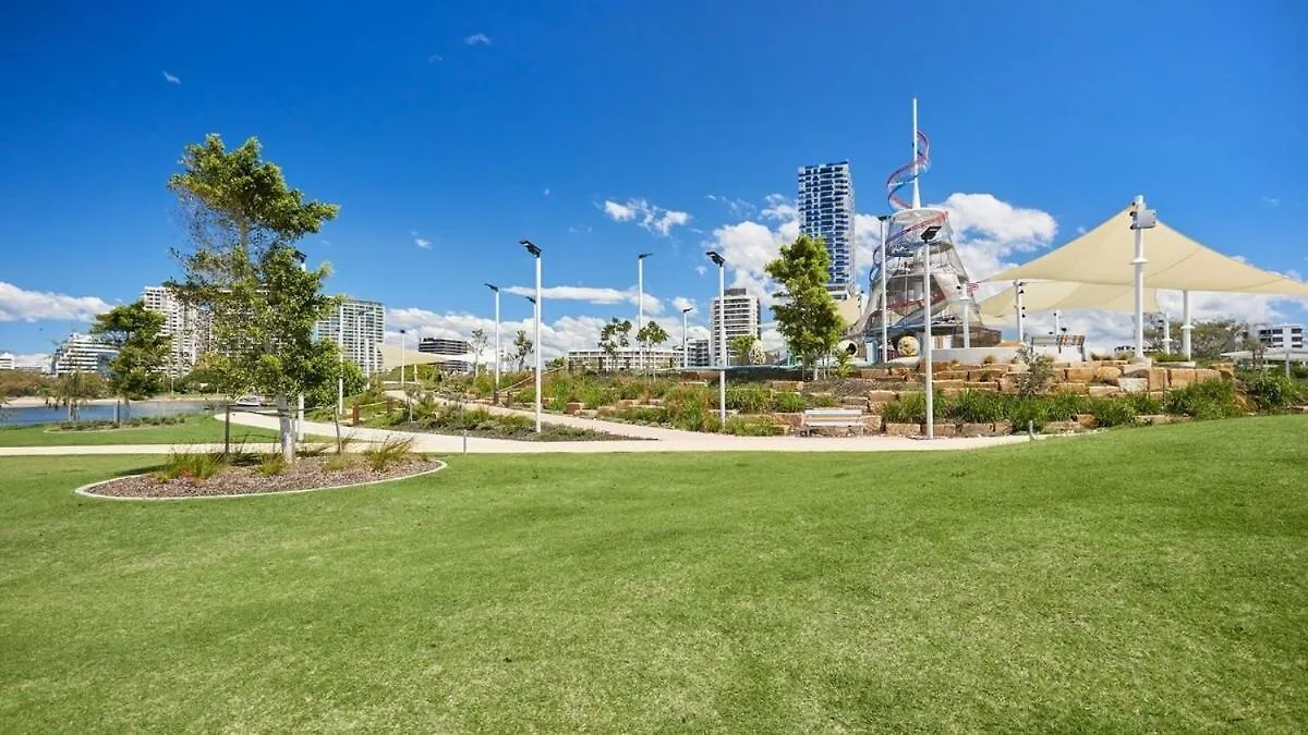 Comfort Two Bedroom Apartment In Heart Southport Gold Coast