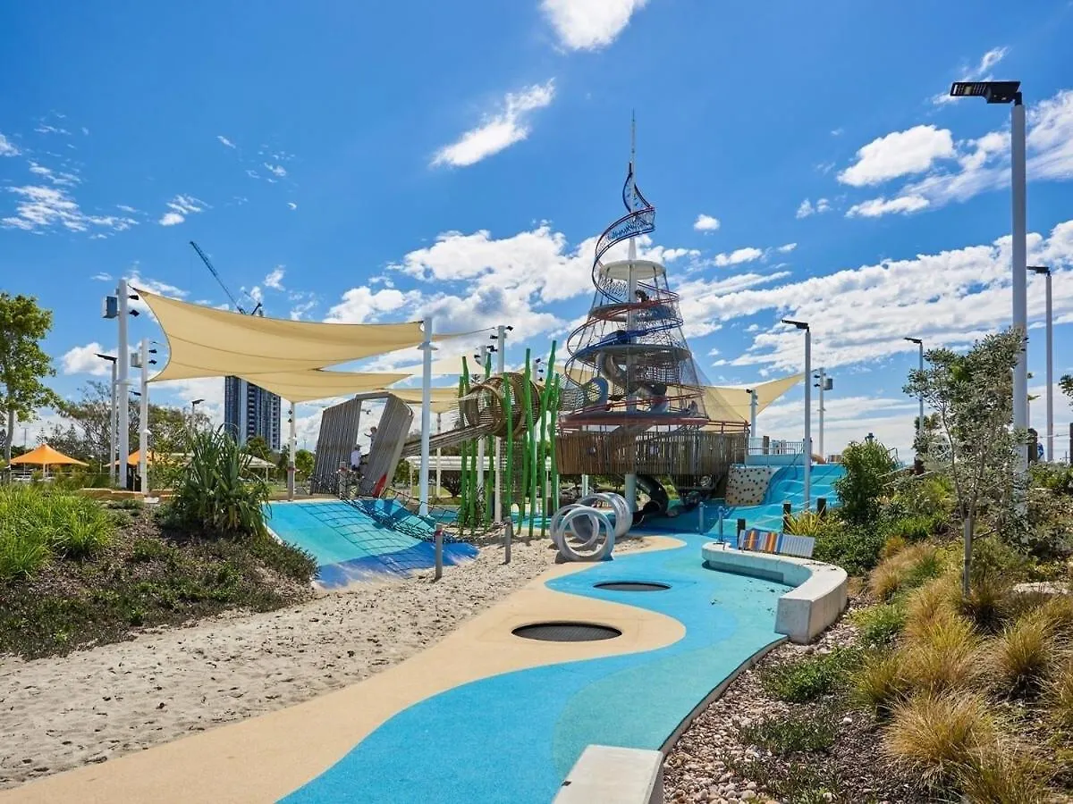 Comfort Two Bedroom Apartment In Heart Southport Gold Coast