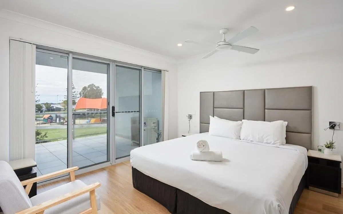 Comfort Two Bedroom Apartment In Heart Southport Gold Coast Australie